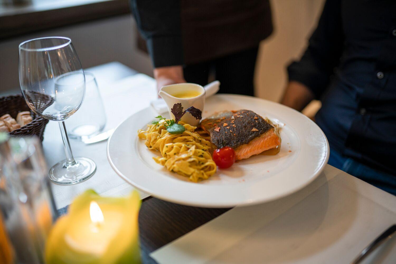 Hotel Restaurant Roemer Merzig Ngoại thất bức ảnh