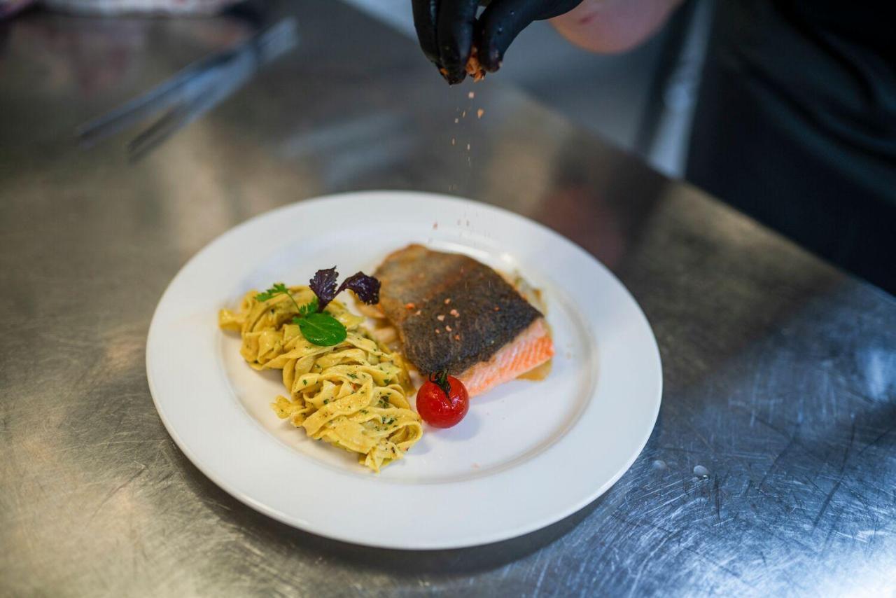 Hotel Restaurant Roemer Merzig Ngoại thất bức ảnh