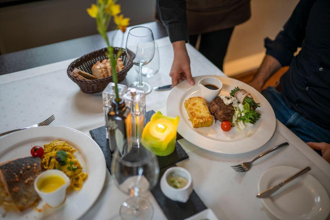 Hotel Restaurant Roemer Merzig Ngoại thất bức ảnh